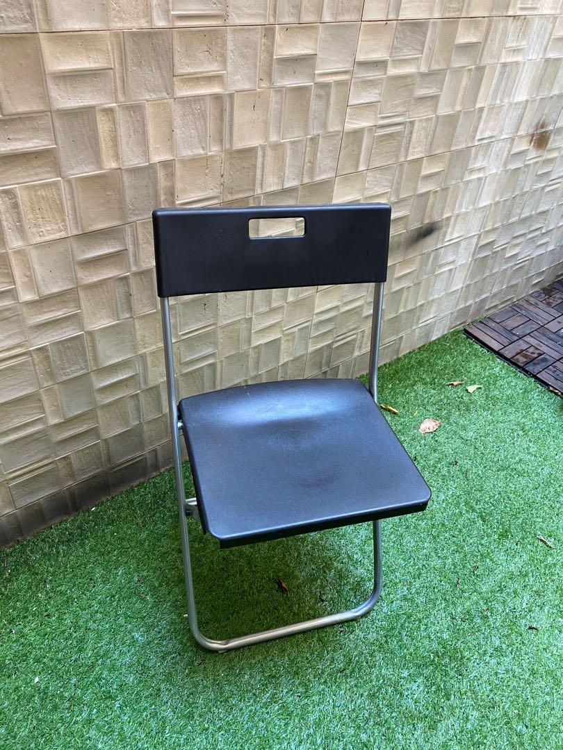 4 Folding chairs for 100 hkd, 傢俬＆家居, 傢俬 - Carousell