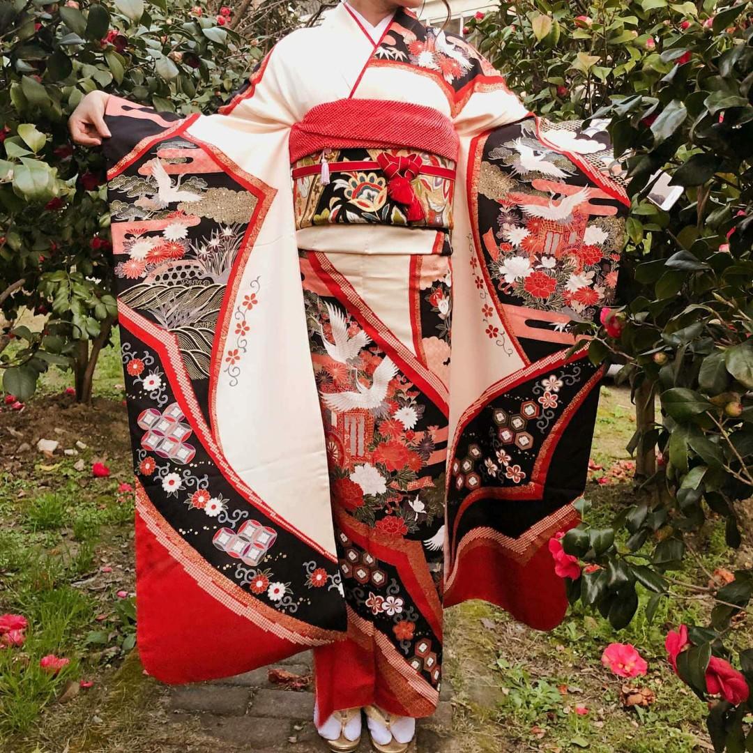日本正絹仙鶴振袖和服, 女裝, 連身裙& 套裝, 連身裙- Carousell