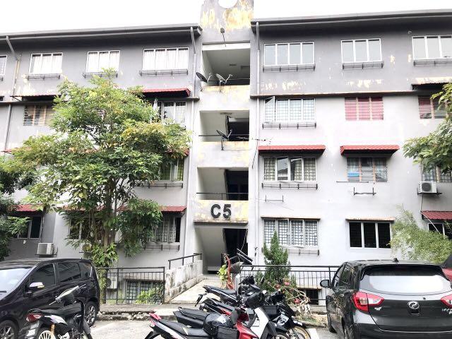 Apartment Putra Permai Taman Equine Seri Kembangan Property For Sale On Carousell
