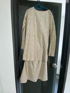 (Category: ) located in . Submitted by repxxwardrobe (Listing ID 1023219485, Image 1). Description: .