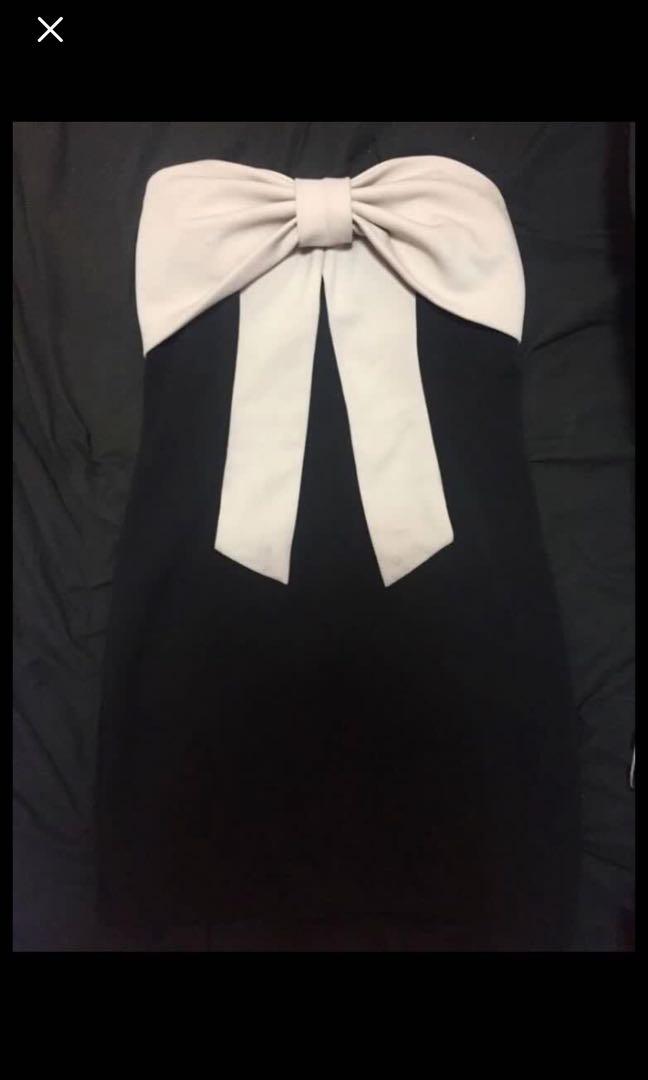 BLACK TUBE DRESS (Category: Dresses) located in Manila. Submitted by rasminaaa (Listing ID 1023192844, Image 1). Description: Black tube dress for only 150 pesos ‼️ - once used - Can be fit Small -medium frames .
