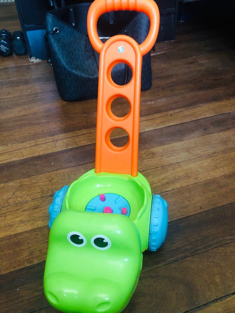 crocodile baby walker