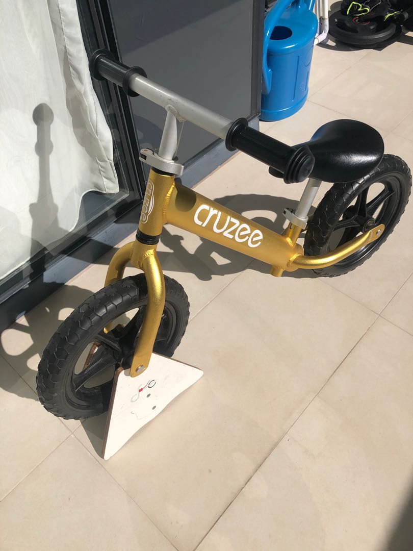 cruzee pedal bike