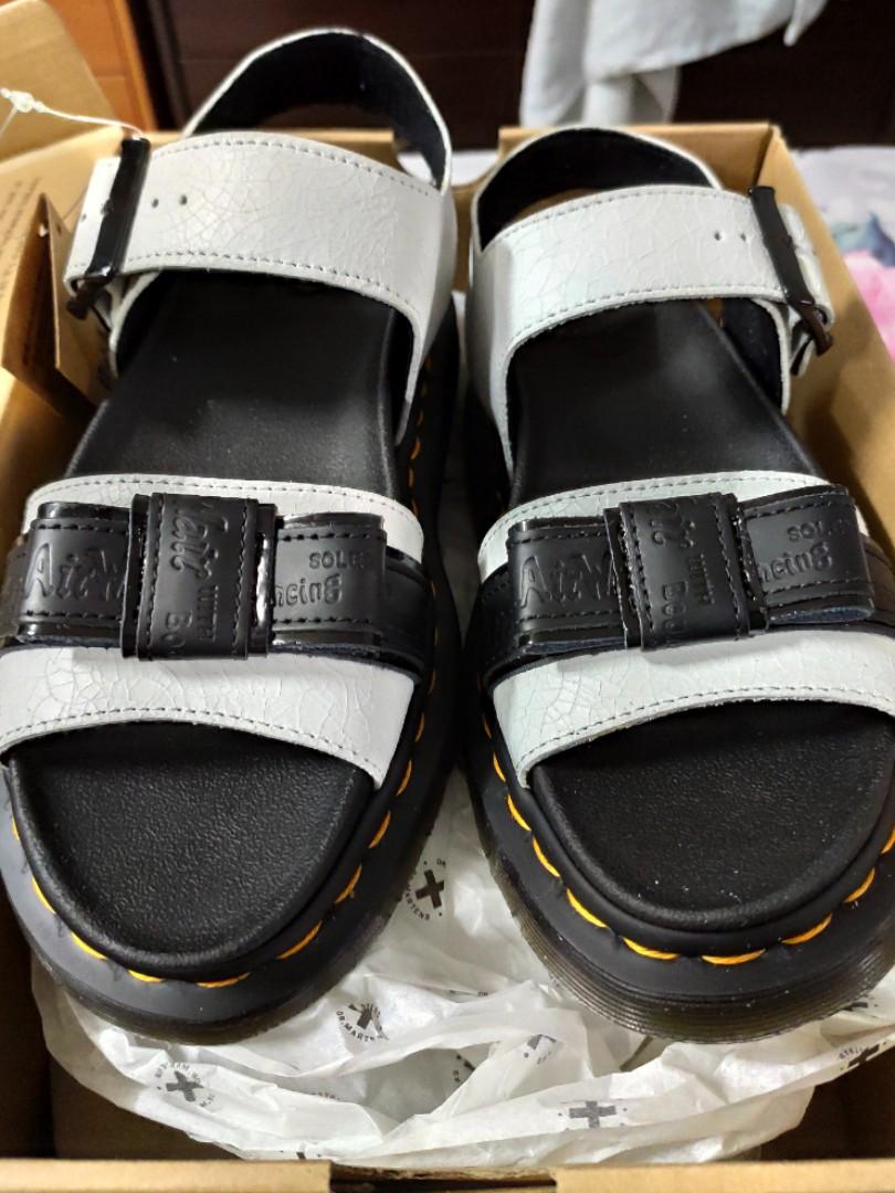 Dr martens romi crackle 2025