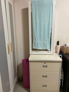 (Category: ) located in . Submitted by meek.shop (Listing ID 1023292491, Image 1). Description: .