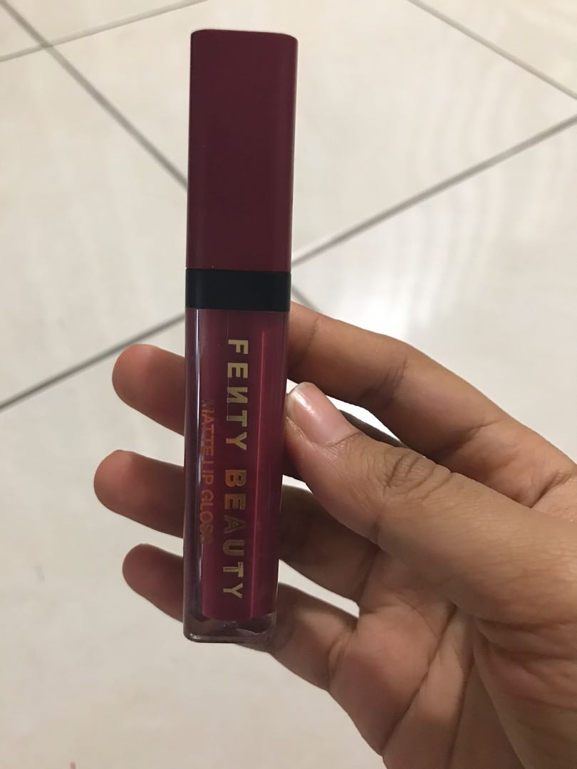 Fenty beauty (matte lipgloss famous), Kesehatan & Kecantikan, Rias