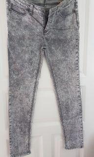 F&H -Folded & Hung Jeans
