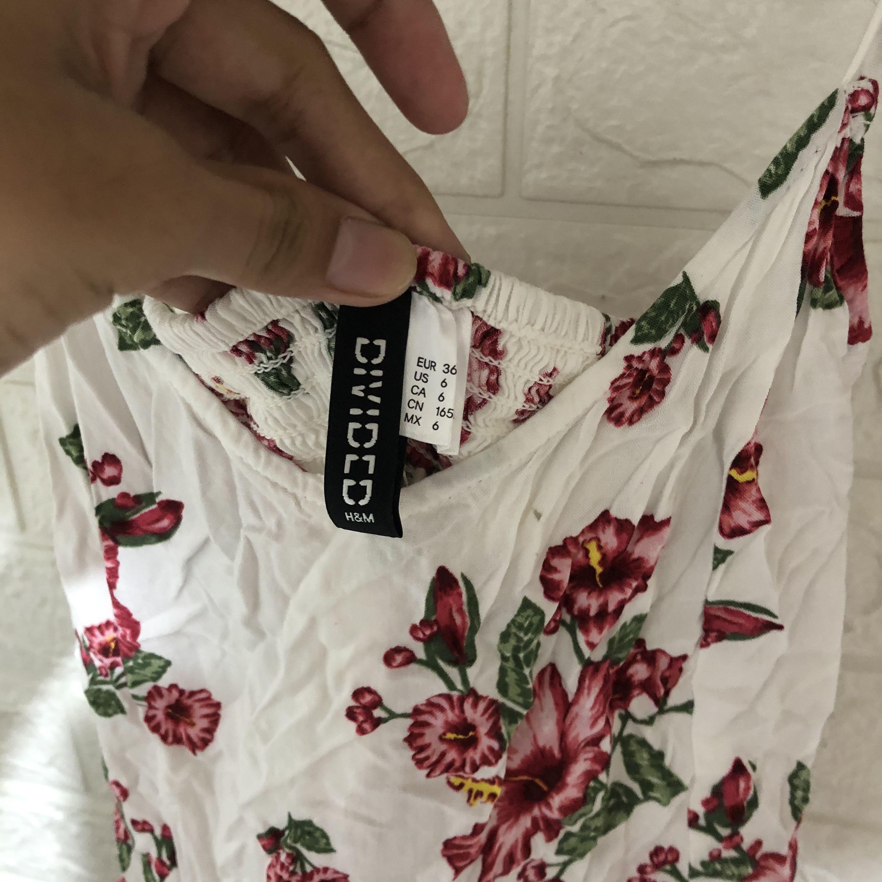 Flower sleeveless dress (Category: Dresses) located in Manila. Submitted by declutshi (Listing ID 1023317748, Image 2). Description: All are in good conditions. ✨ Mode of Payment: • ML Wallet • GCASH • BPI No return policy ‼️ No special meetup ‼️ Shipping fee varies per Location 👣 Grab Express or Lalamove to be shouldered by the buyer. 🤗.