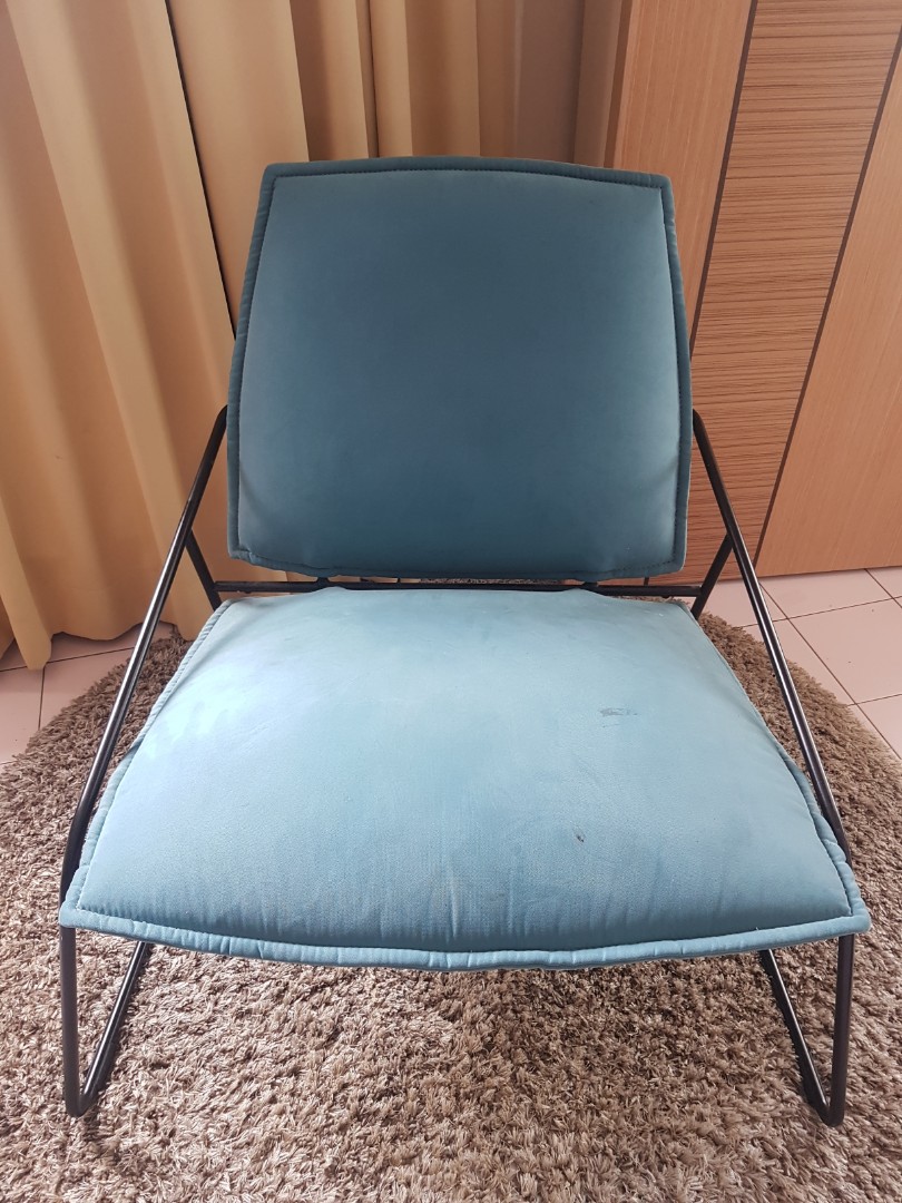 Metal frame clearance chair with cushion