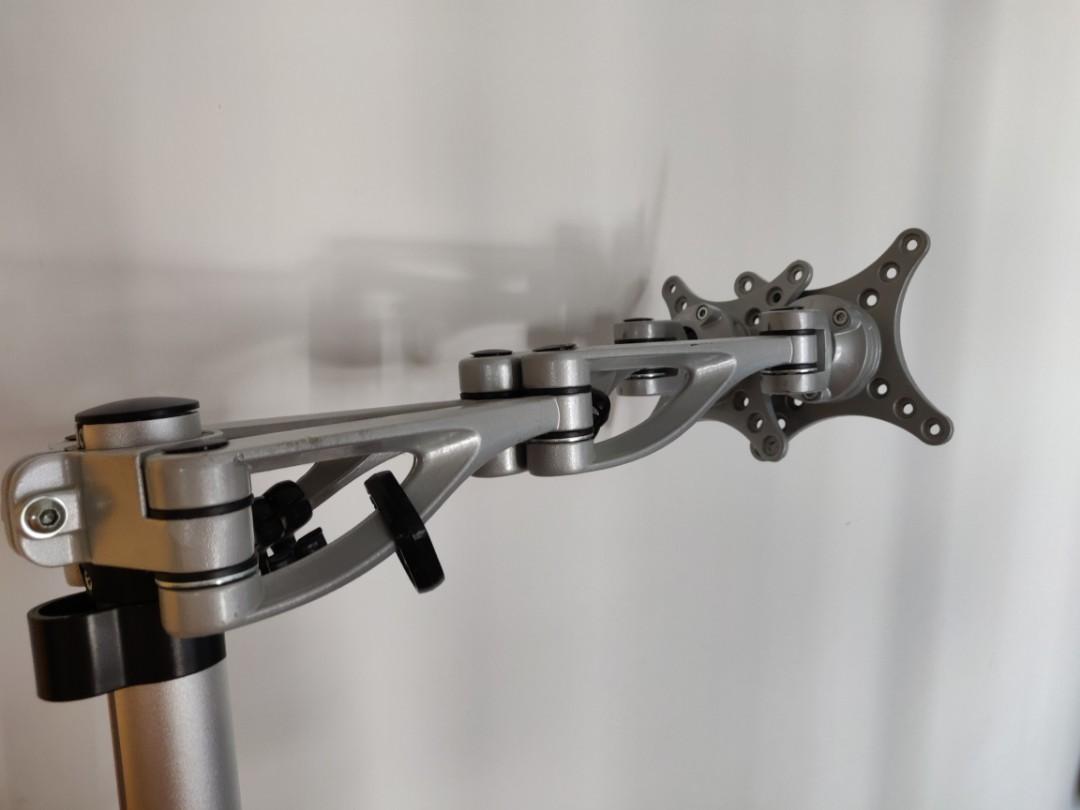 Loctek dual monitor stand 顯示器支架, 電子遊戲, 遊戲機配件, 充電綫及充電器 - Carousell