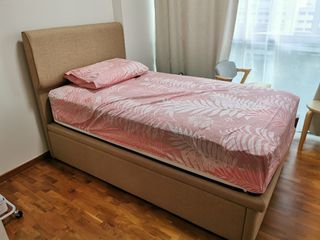 (Category: ) located in . Submitted by moomoo.jo (Listing ID 1023285988, Image 1). Description: .
