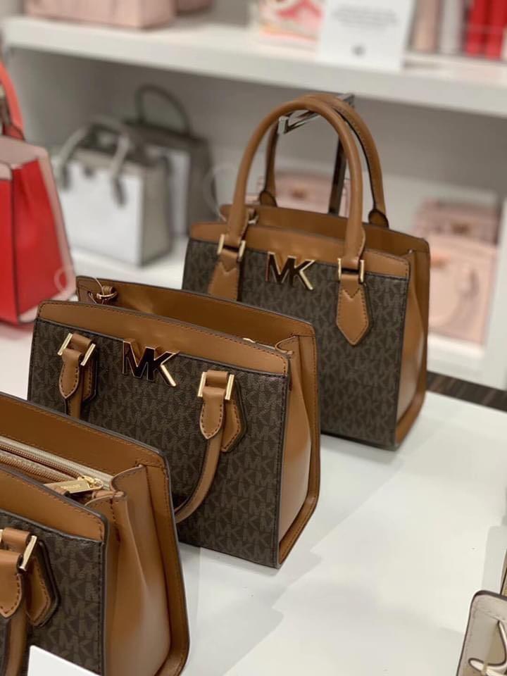 michael kors mott medium messenger