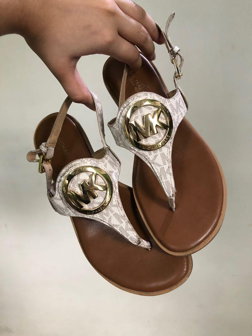 Michael Kors Sandals (Aubrey Charm Thong), Women's Fashion, Footwear, Flats  & Sandals on Carousell