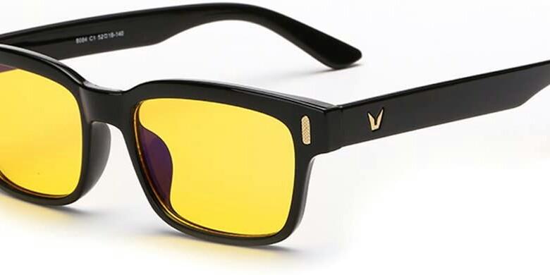 Yellow tinted shop glasses for gaming