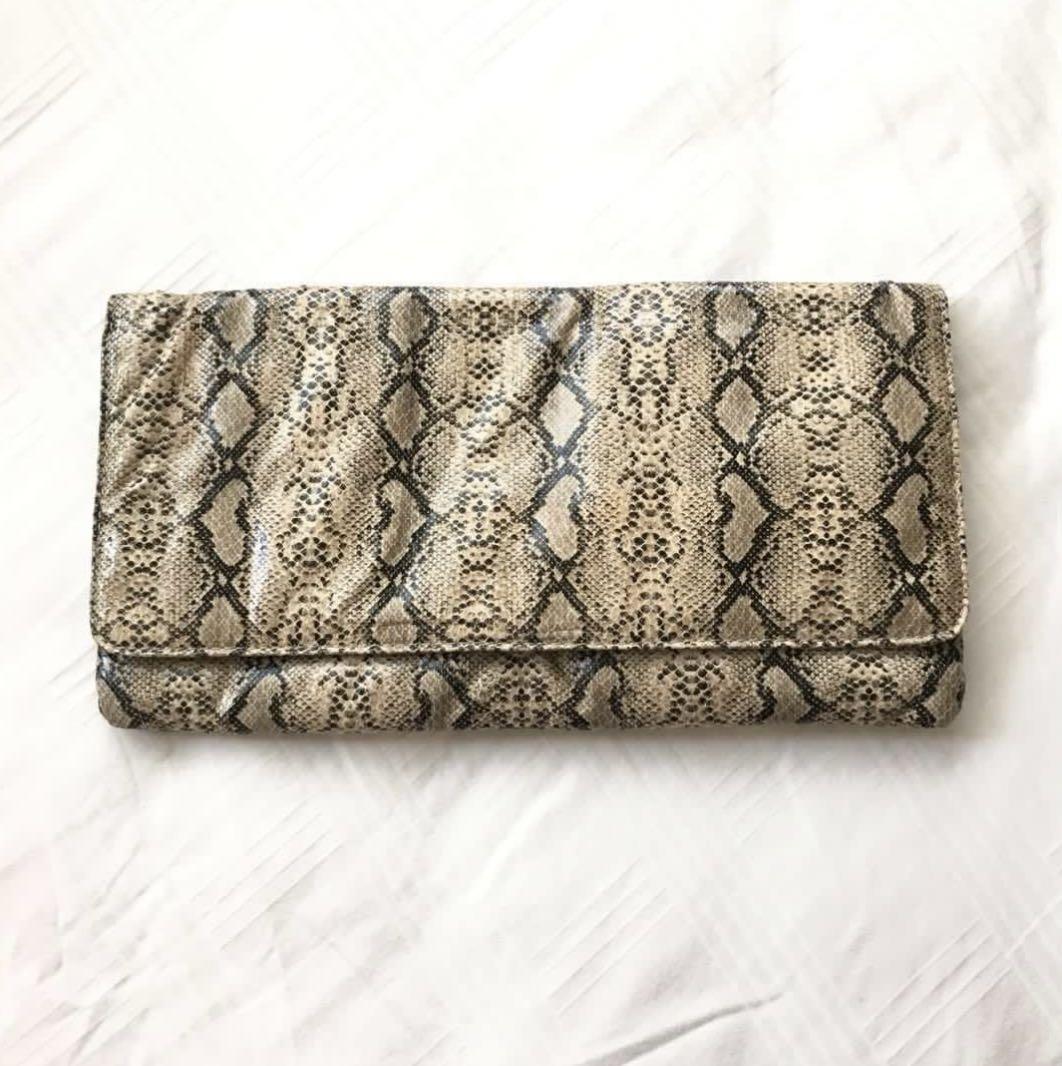 Sportsgirl clutch 2025
