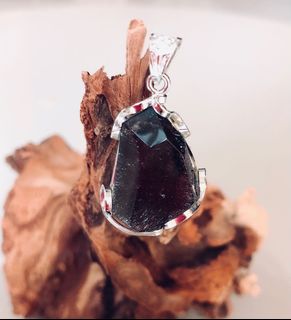 (Category: ) located in . Submitted by ezcrystals (Listing ID 1023378126, Image 1). Description: .