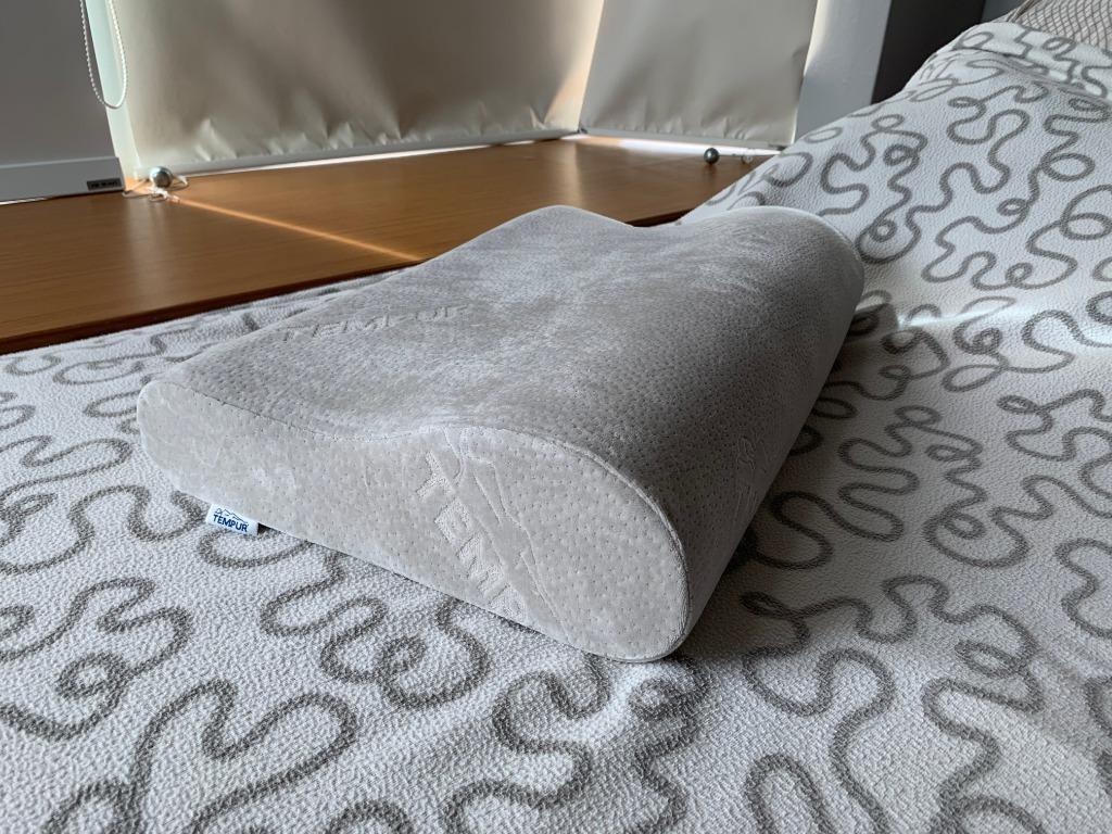 Tempur Original Contour Pillow Size M For Sale At 50 Furniture