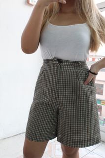 (Category: ) located in . Submitted by jam.closet (Listing ID 1023260985, Image 1). Description: .