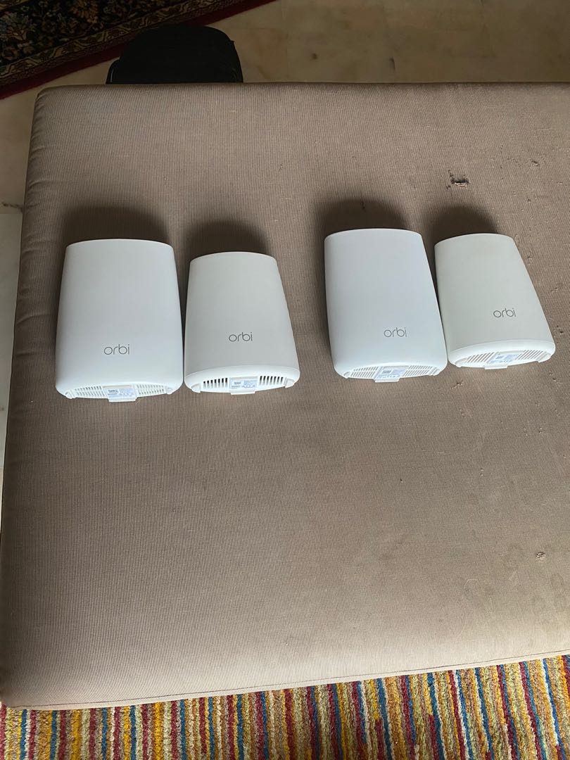 1 Orbi Router plus Satelite RBK40 , Computers & Tech, Parts