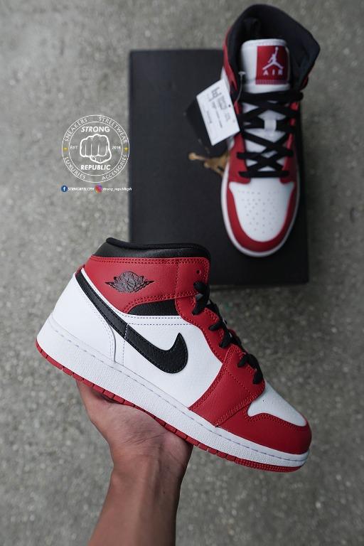 air jordan 1 chicago mid white heel toe black red retro