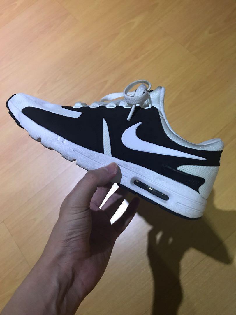 air max zero black and white