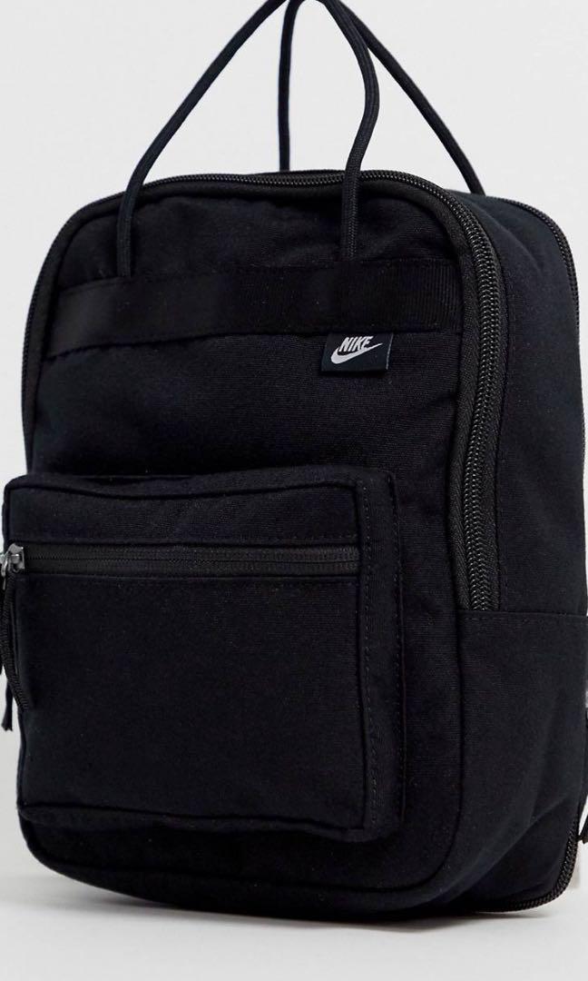 Nike boxy discount mini backpack