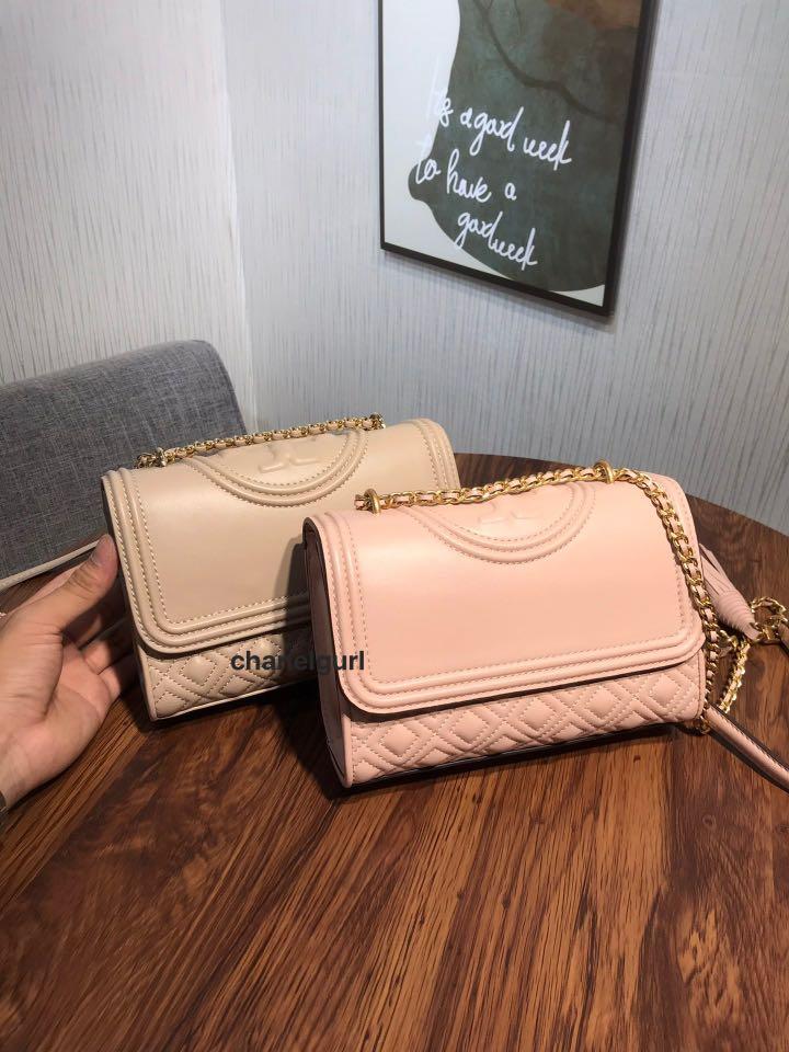 Authentic Tory Burch Fleming Small Pink Nude, Women's Fashion, Bags &  Wallets, Purses & Pouches on Carousell