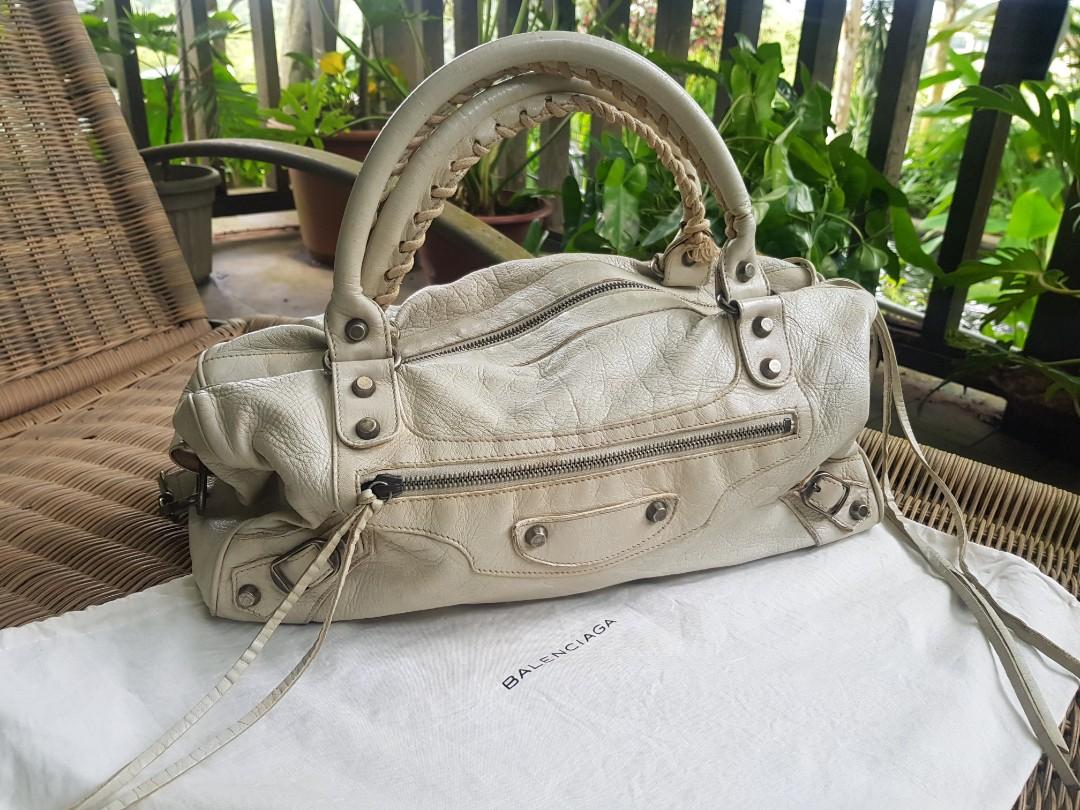 at lege luge ekko Authentic Vintage Balenciaga Classic Twiggy Motorcycle bag in Ivory/ white.  Lambskin , Made in Italy., Luxury, Bags & Wallets on Carousell
