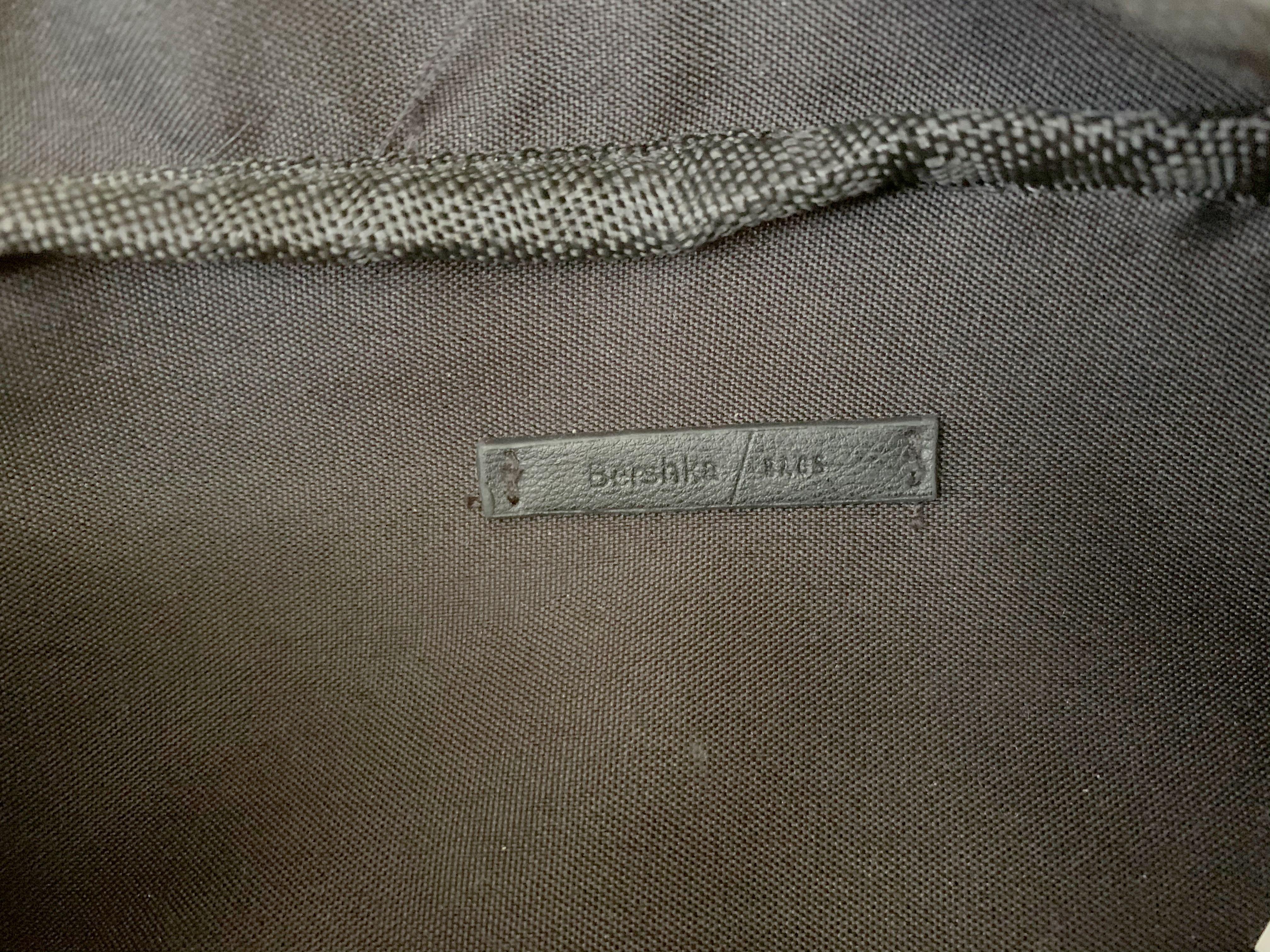 Bershka black waist body chain shoulder bag, 名牌, 手袋及銀包 - Carousell