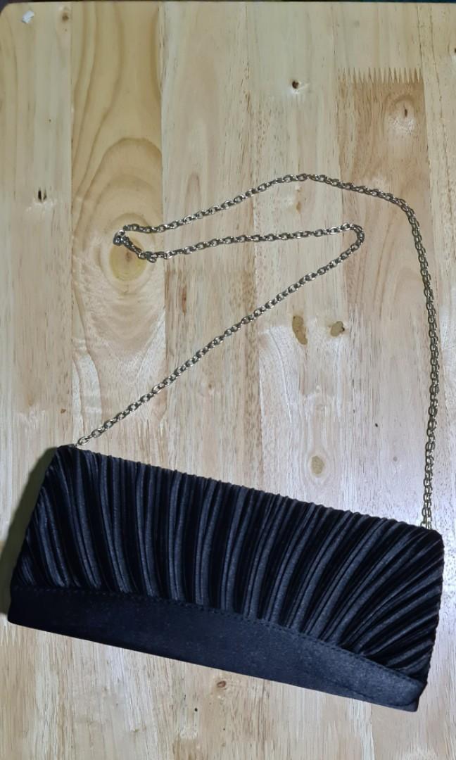Black satin handbag / sling bag (Category: Tote Bags) located in Mandaluyong City. Submitted by kmfad (Listing ID 1023615369, Image 1). Description: .