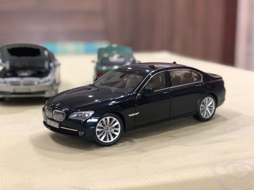 Diecast bmw shop 7 series