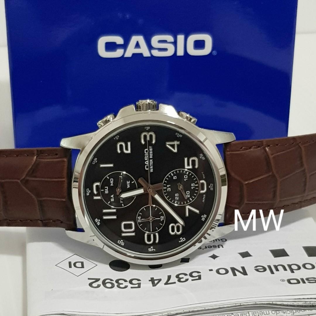 Casio men s classic leather watch Men s Fashion Watches