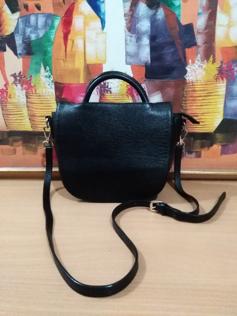 Della stella sales sling bag