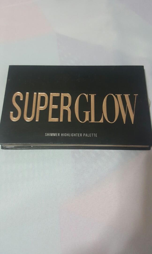 ellen tracy highlighter palette