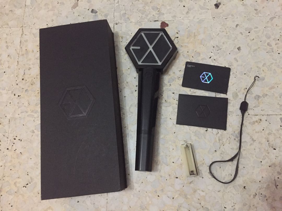 EXO Official Lightstick Ver 1.0 (Rusted battery holder), Hobbies & Toys, Collectibles