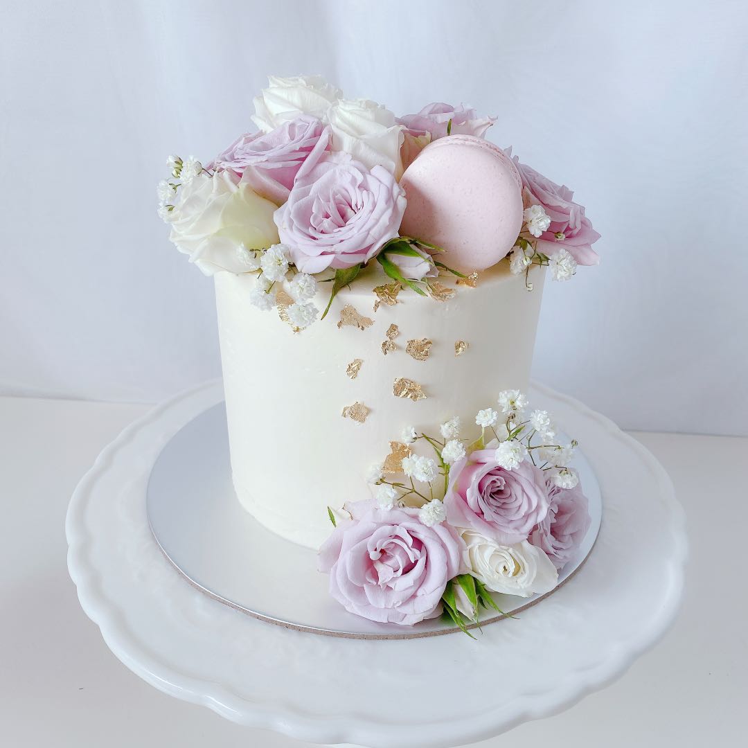 Marbled Buttercream Cake with Fresh Flowers | Birthdays