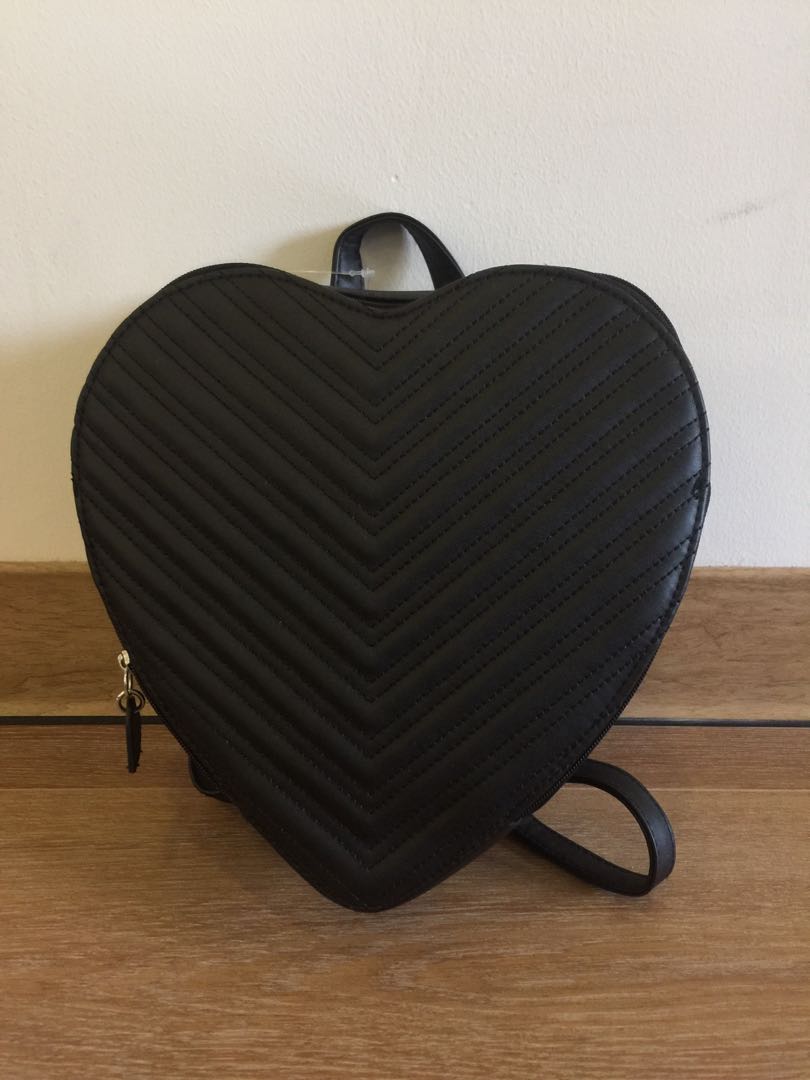 H&m heart shaped on sale backpack