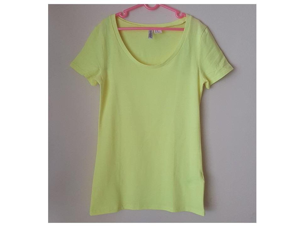 H&M divided basic top (Category: Babies & Kids Fashion) located in Singapore. Submitted by suppercat (Listing ID 1023502372, Image 1). Description: H&M divided basic stripe top Luminous yellow XS Top in stretch soft organic cotton short sleeves jersey with ribbing around the neckline. Composition: Cotton 95%, Elastane 5% Size: EUR – XS US – XS CA – TP CN – 160/80A MX - XCH .