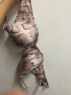 (Category: ) located in . Submitted by littlefara (Listing ID 1023390588, Image 1). Description: .