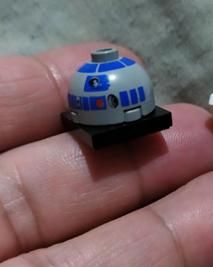 Lego star wars r2d2 (Category: Lego & Building Sets) located in Quezon City. Submitted by toys_r_here (Listing ID 1002939893, Image 1). Description: Good cond. Meet or ship ok As is po Qc near quezon ave Pm me for questions #Lego #starwars #r2d2 #stormtrooper #Legostarwars #starwarsr2d2 #starwarsstormtrooper #snowtrooper.