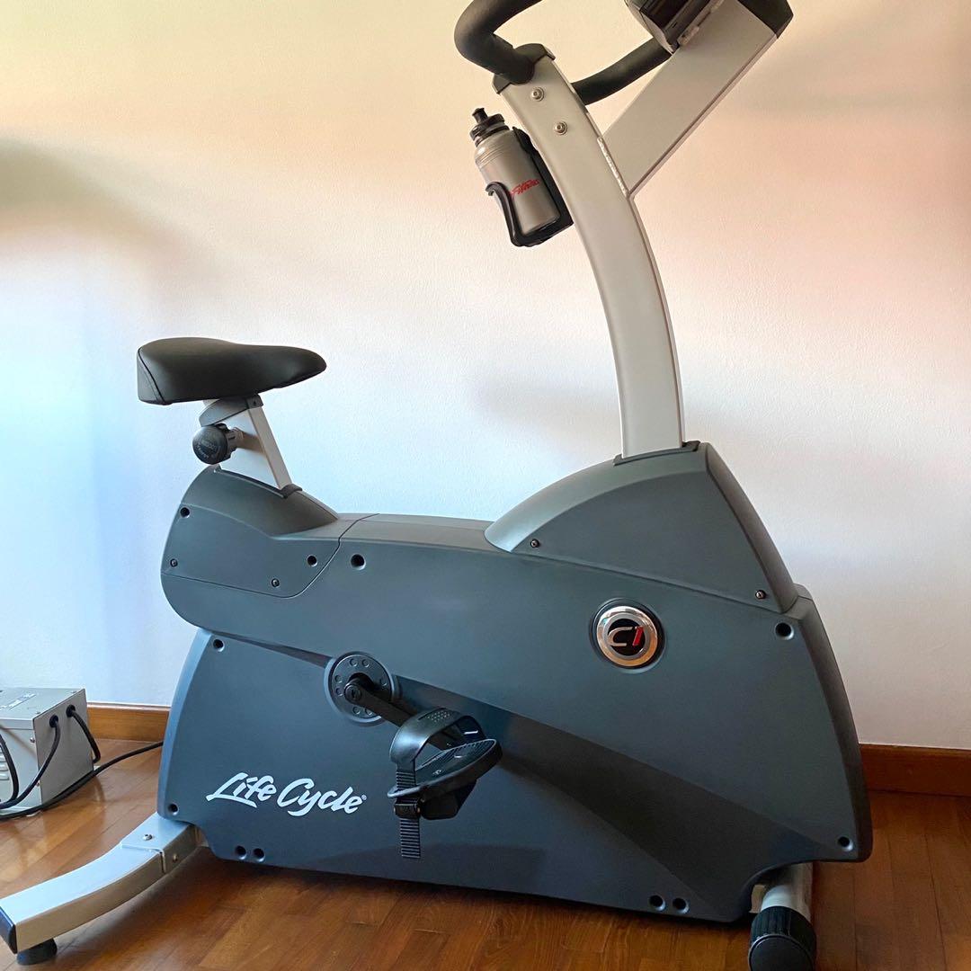 Life fitness c1 hotsell upright lifecycle exercise bike