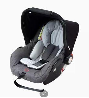 looping squizz 0+ carseat with adapter