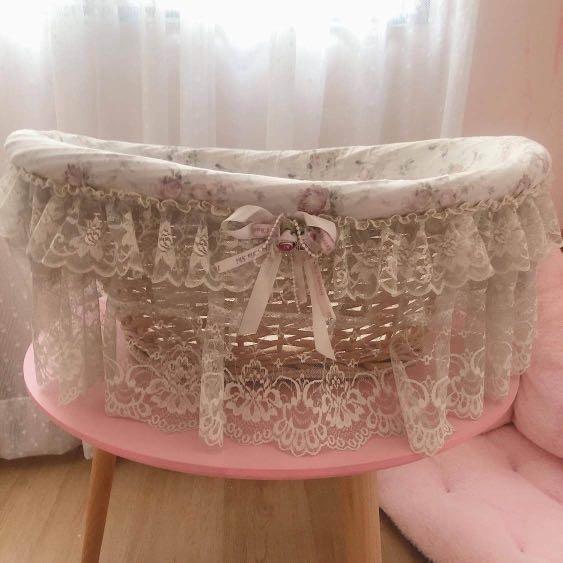 Lace moses shop basket