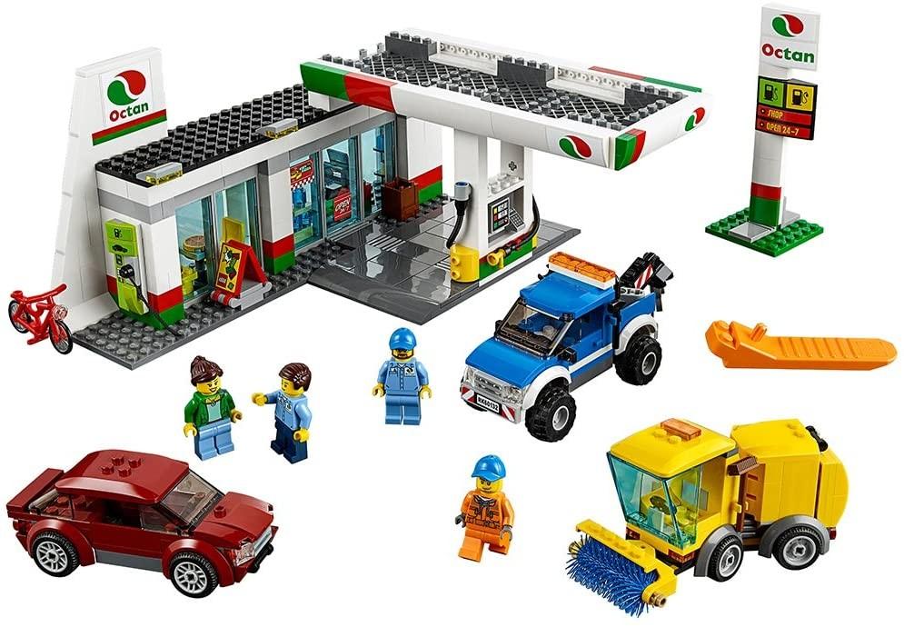 Lego shop petrol station