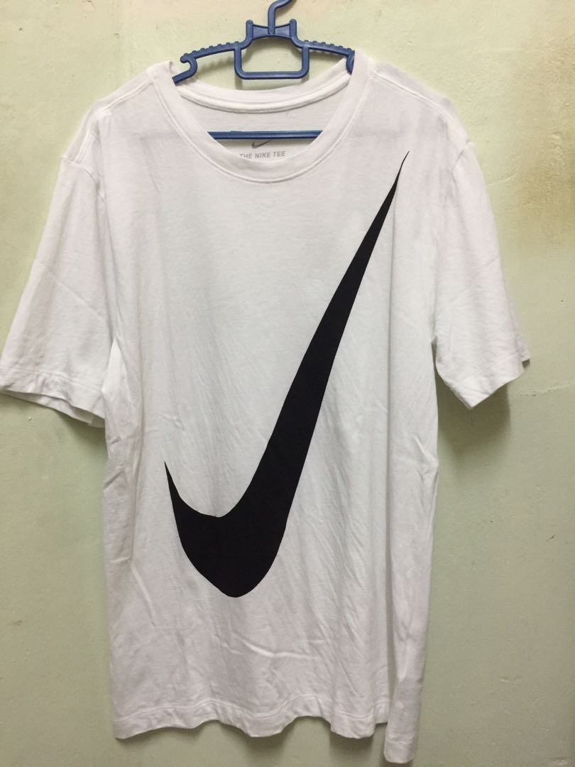 nike big swoosh tee