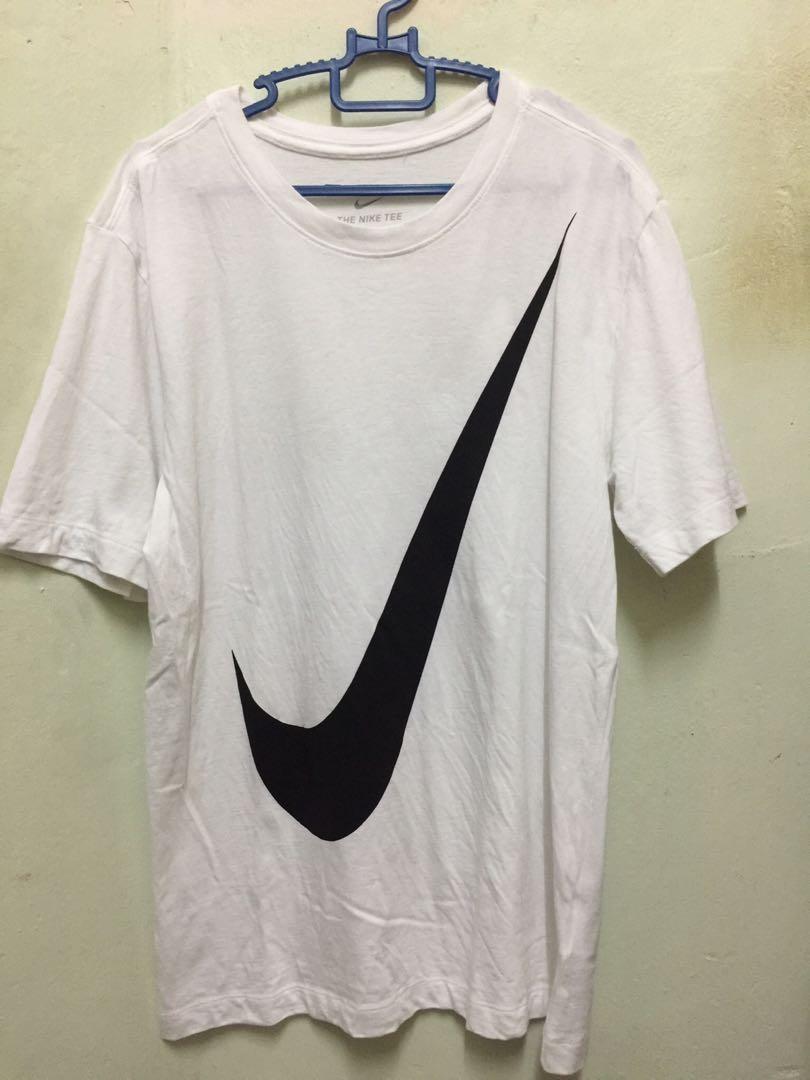 nike big swoosh tee