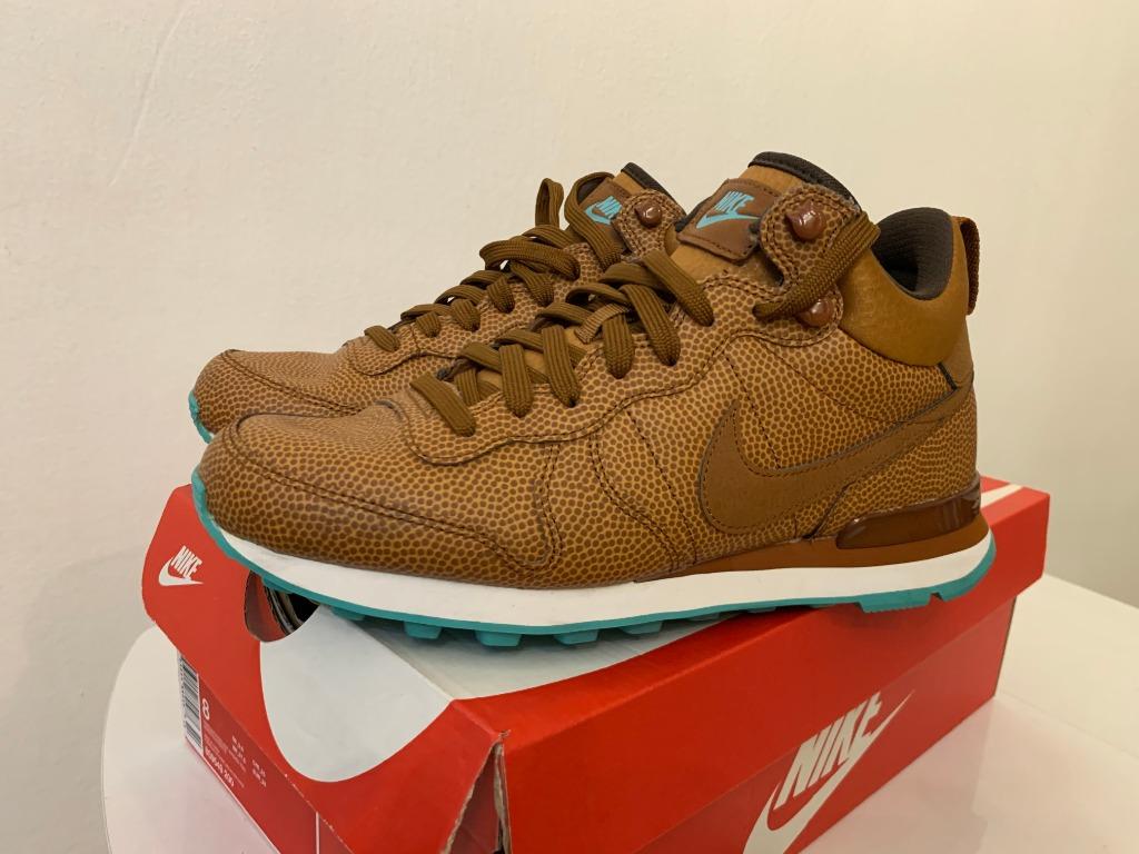 Nike internationalist mid leather 2025