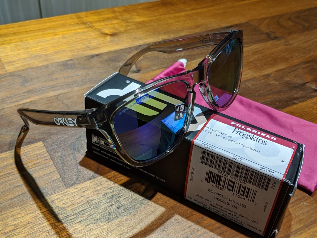 Oakley Frogskins Sunglasses Grey Ink Frame Violet Iridium