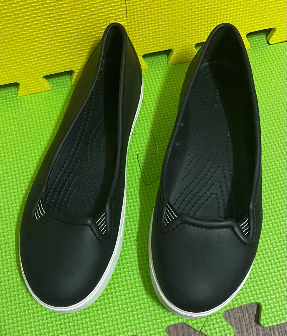 dual crocs comfort shoes