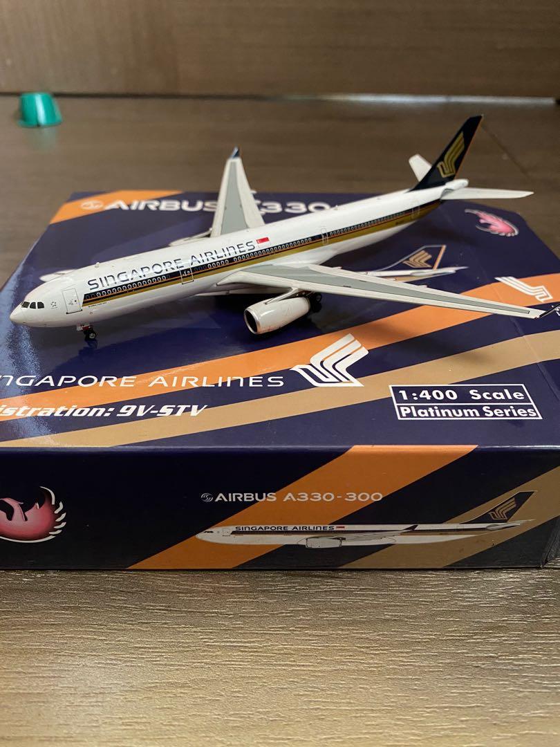 Gemini Jets United "Wavy Color" Boeing B787-8 1/400 